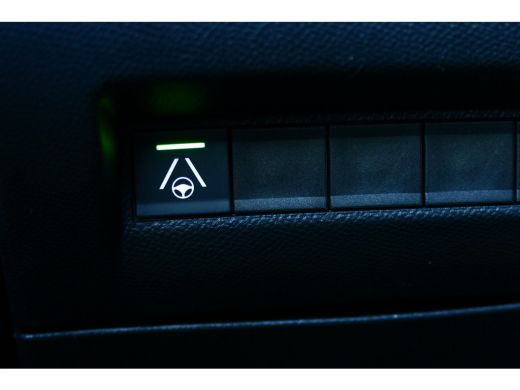 Peugeot e-2008 EV 156PK 56KWH GT AUTOMAAT / NAVI / CLIMA / CAMERA V+A / 17"LMV / KEYLESS / 8 JAAR GARANTIE / FUL... ActivLease financial lease