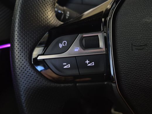 Peugeot e-2008 EV GT 54 kWh Full LED | Adaptive CC | 3 Fase laden | Camera | Full map navigatie | ActivLease financial lease