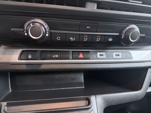 Peugeot e-Expert EV L2 75 kWh| Sortimo Kast Inrichting | Lederen Stoelhoezen | Lichtmetalen Velgen | Laadruimte pa... ActivLease financial lease