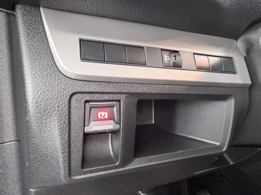 Peugeot e-Expert EV L2 75 kWh| Sortimo Kast Inrichting | Lederen Stoelhoezen | Lichtmetalen Velgen | Laadruimte pa... ActivLease financial lease