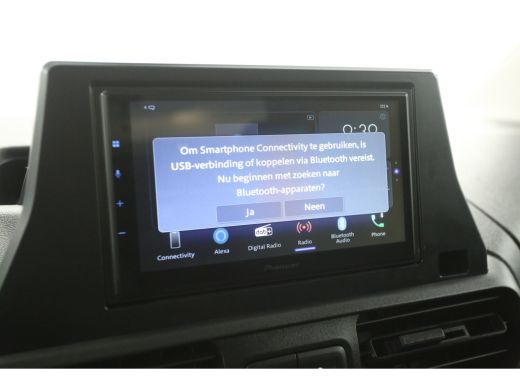 Peugeot Partner 1.5 BlueHDi 102PK | Airco | Cruise | Camera | Carplay | Trekhaak | Parkeersens. ActivLease financial lease