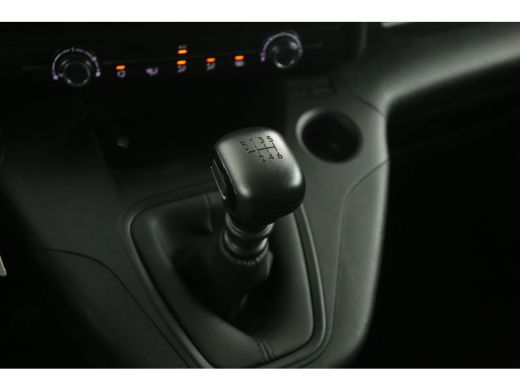 Peugeot Partner 1.5 BlueHDi 102PK | Airco | Cruise | Camera | Carplay | Trekhaak | Parkeersens. ActivLease financial lease