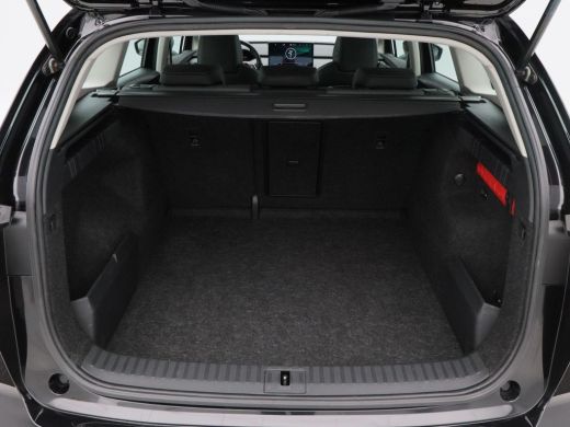 Skoda Enyaq iV 60 170 Pk Automaat | Trekhaak | Cruise Control | Parkeer Sensoren | Climatronic | CarPlay | Navig... ActivLease financial lease