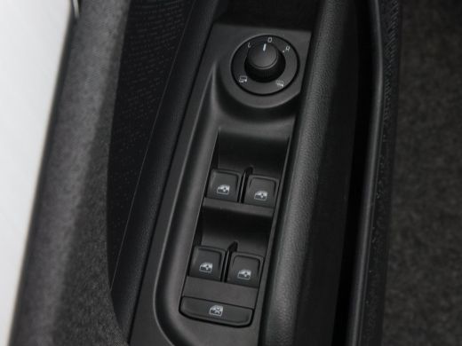 Skoda Enyaq iV 60 170 Pk Automaat | Trekhaak | Cruise Control | Parkeer Sensoren | Climatronic | CarPlay | Navig... ActivLease financial lease