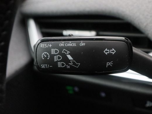 Skoda Enyaq iV 60 170 Pk Automaat | Trekhaak | Cruise Control | Parkeer Sensoren | Climatronic | CarPlay | Navig... ActivLease financial lease