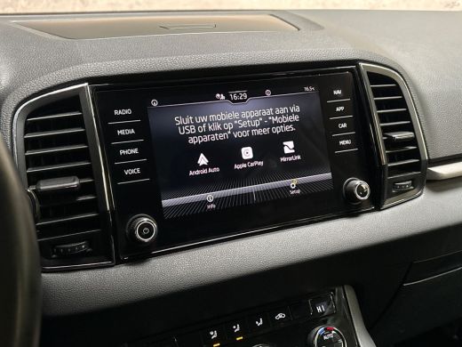 Skoda Karoq 1.5 TSI ACT Sport 150Pk Automaat (APPLE CARPLAY, GROOT NAVI, CLIMATE, KEYLESS, SPORTSTOELEN, CRUI... ActivLease financial lease