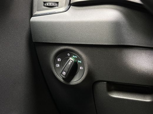 Skoda Karoq 1.5 TSI ACT Sport 150Pk Automaat (APPLE CARPLAY, GROOT NAVI, CLIMATE, KEYLESS, SPORTSTOELEN, CRUI... ActivLease financial lease