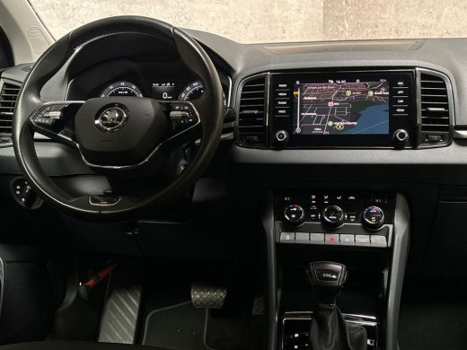 Skoda Karoq 1.5 TSI ACT Sport 150Pk Automaat (APPLE CARPLAY, GROOT NAVI, CLIMATE, KEYLESS, SPORTSTOELEN, CRUI... ActivLease financial lease