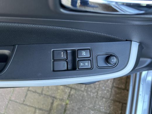 Suzuki Swift 1.2 Select Smart Hybrid ActivLease financial lease