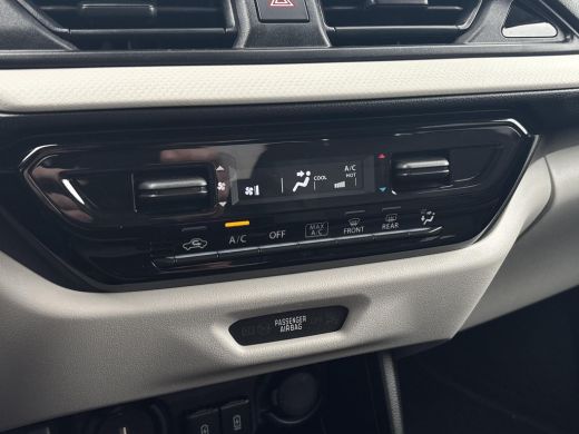 Suzuki Swift 1.2 Select Smart Hybrid Automaat | GEEN AFLEVERKOSTEN | Apple Carplay & Android Auto | Parkeersen... ActivLease financial lease