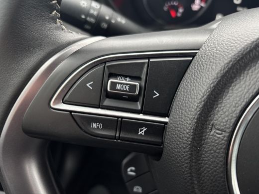 Suzuki Swift 1.2 Select Smart Hybrid Automaat | GEEN AFLEVERKOSTEN | Apple Carplay & Android Auto | Parkeersen... ActivLease financial lease