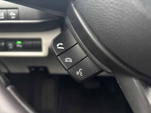 Suzuki Swift 1.2 Select Smart Hybrid Automaat | GEEN AFLEVERKOSTEN | Apple Carplay & Android Auto | Parkeersen... ActivLease financial lease