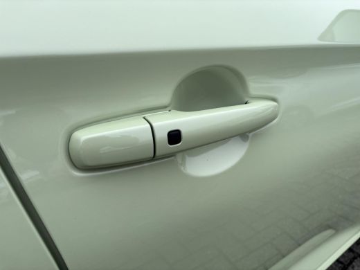 Suzuki Swift 1.2 Select Smart Hybrid Automaat | GEEN AFLEVERKOSTEN | Apple Carplay & Android Auto | Parkeersen... ActivLease financial lease