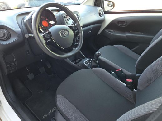 Toyota Aygo 1.0 VVT-i x-fun | Airco | Bluetooth | Rijklaar incl. garantie | ActivLease financial lease