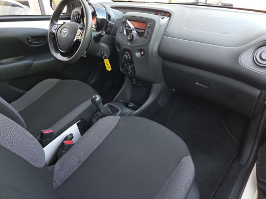 Toyota Aygo 1.0 VVT-i x-fun | Airco | Bluetooth | Rijklaar incl. garantie | ActivLease financial lease