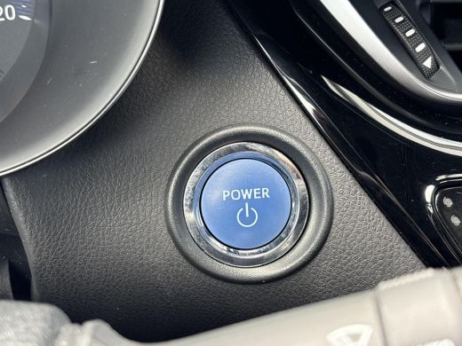 Toyota C-HR 1.8 Hybrid Executive **DODEHOEK DETECTIE/ KEYLESS/ STOELVERWARMING** ActivLease financial lease