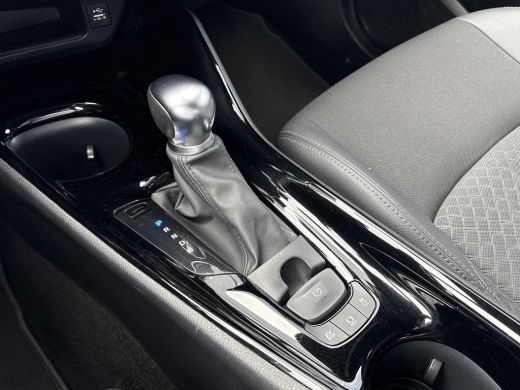 Toyota C-HR 1.8 Hybrid Executive **DODEHOEK DETECTIE/ KEYLESS/ STOELVERWARMING** ActivLease financial lease