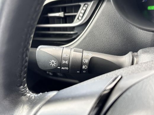 Toyota C-HR 1.8 Hybrid Executive **DODEHOEK DETECTIE/ KEYLESS/ STOELVERWARMING** ActivLease financial lease