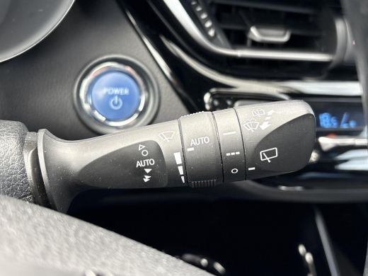 Toyota C-HR 1.8 Hybrid Executive **DODEHOEK DETECTIE/ KEYLESS/ STOELVERWARMING** ActivLease financial lease