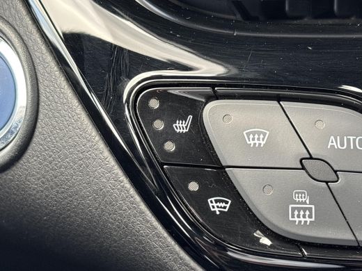 Toyota C-HR 1.8 Hybrid Executive **DODEHOEK DETECTIE/ KEYLESS/ STOELVERWARMING** ActivLease financial lease