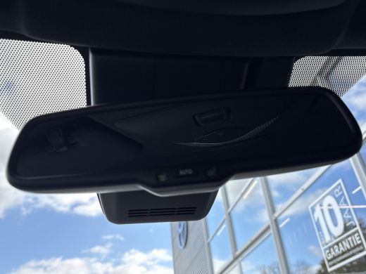 Toyota C-HR 1.8 Hybrid Executive **DODEHOEK DETECTIE/ KEYLESS/ STOELVERWARMING** ActivLease financial lease