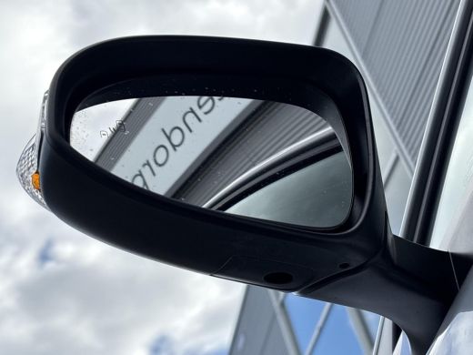 Toyota C-HR 1.8 Hybrid Executive **DODEHOEK DETECTIE/ KEYLESS/ STOELVERWARMING** ActivLease financial lease