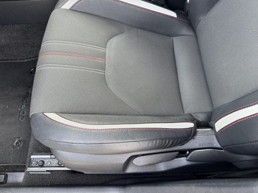 Toyota Corolla Touring Sports 1.8 Hybrid GR-Sport | Navigatie | Apple CarPlay/Android auto | Achteruitrijcamera ActivLease financial lease