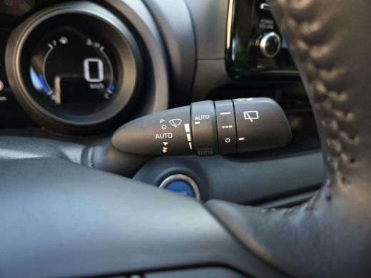 Toyota Yaris 1.5 Hybrid Dynamic | Apple CarPlay | NL Auto | Keyless | Rijklaar incl. garantie | ActivLease financial lease