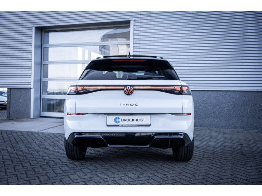 Volkswagen T-Roc R-Line First Edition | 'App-Connect' draadloze smartphone integratie | 30,5 cm display met 2D en ... ActivLease financial lease