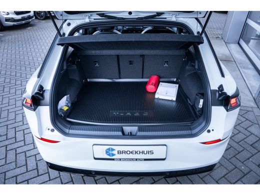 Volkswagen T-Roc R-Line First Edition | 'App-Connect' draadloze smartphone integratie | 30,5 cm display met 2D en ... ActivLease financial lease