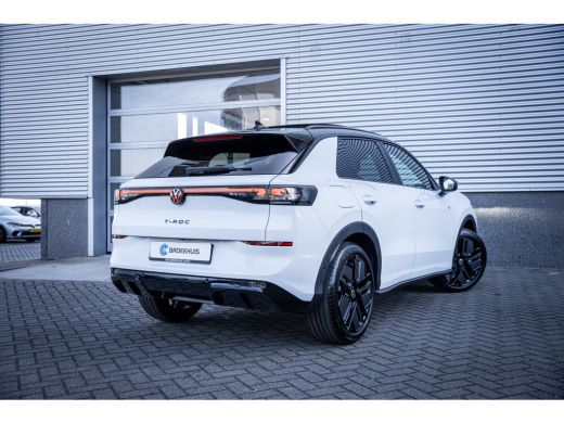 Volkswagen T-Roc R-Line First Edition | 'App-Connect' draadloze smartphone integratie | 30,5 cm display met 2D en ... ActivLease financial lease