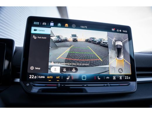 Volkswagen T-Roc R-Line First Edition | 'App-Connect' draadloze smartphone integratie | 30,5 cm display met 2D en ... ActivLease financial lease