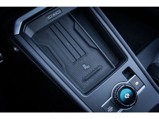 Volkswagen T-Roc R-Line First Edition | 'App-Connect' draadloze smartphone integratie | 30,5 cm display met 2D en ... ActivLease financial lease