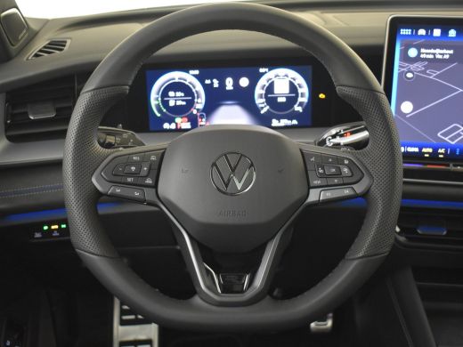 Volkswagen Tayron 1.5 eHybrid R-Line Edition | Black Edition | Panoramadak | Trekhaak ActivLease financial lease