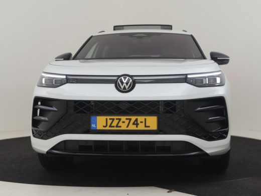 Volkswagen Tayron 1.5 eHybrid R-Line Edition | Black Edition | Panoramadak | Trekhaak ActivLease financial lease