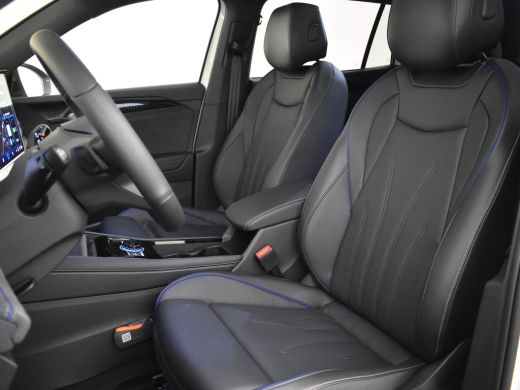 Volkswagen Tayron 1.5 eHybrid R-Line Edition | Black Edition | Panoramadak | Trekhaak ActivLease financial lease