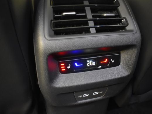 Volkswagen Tayron 1.5 eHybrid R-Line Edition | Black Edition | Panoramadak | Trekhaak ActivLease financial lease