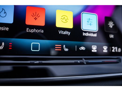 Volkswagen Tayron 1.5 TSI Life 7persoons | Achteruitrijcamera | Dodehoek detectie | Voorstoelen verwarmd ActivLease financial lease