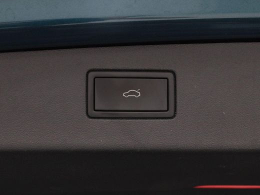 Volkswagen Tiguan 1.5 eHybrid 272 Pk Automaat R-Line | Trekhaak | Head-up | 360&deg; Camera | Stoel/Stuur Verwarming | ... ActivLease financial lease