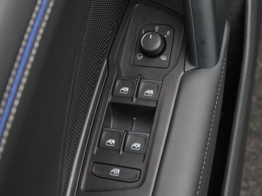 Volkswagen Tiguan 1.5 eHybrid 272 Pk Automaat R-Line | Trekhaak | Head-up | 360&deg; Camera | Stoel/Stuur Verwarming | ... ActivLease financial lease