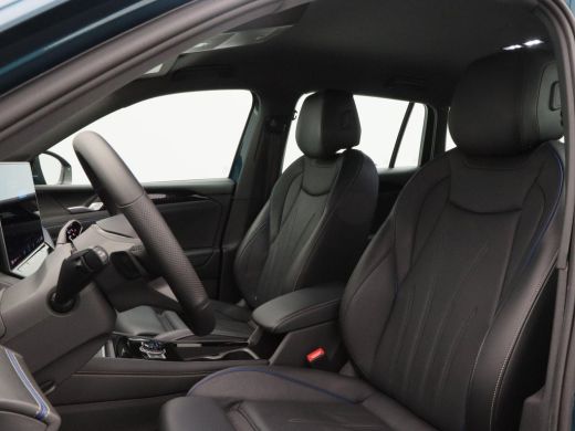 Volkswagen Tiguan 1.5 eHybrid 272 Pk Automaat R-Line | Trekhaak | Head-up | 360&deg; Camera | Stoel/Stuur Verwarming | ... ActivLease financial lease