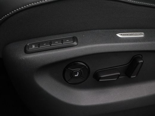 Volkswagen Tiguan 1.5 eHybrid 272 Pk Automaat R-Line | Trekhaak | Head-up | 360&deg; Camera | Stoel/Stuur Verwarming | ... ActivLease financial lease