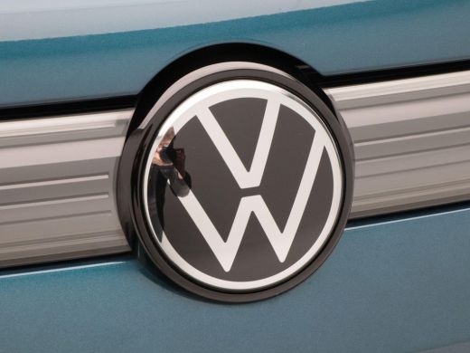 Volkswagen Tiguan 1.5 eHybrid 272 Pk Automaat R-Line | Trekhaak | Head-up | 360&deg; Camera | Stoel/Stuur Verwarming | ... ActivLease financial lease