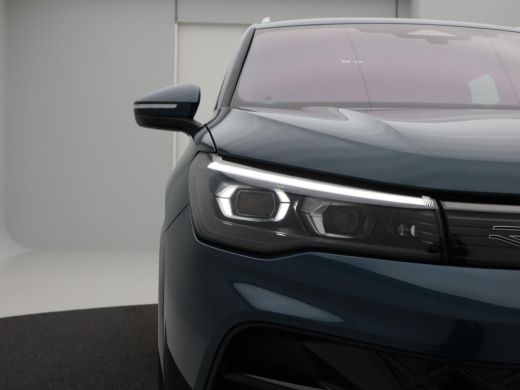 Volkswagen Tiguan 1.5 eHybrid 272 Pk Automaat R-Line | Trekhaak | Head-up | 360&deg; Camera | Stoel/Stuur Verwarming | ... ActivLease financial lease