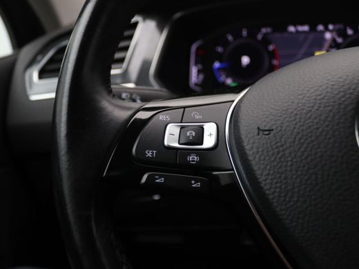Volkswagen Tiguan Allspace 1.5 TSI Highline Business R 7p. 150PK DSG Trekhaak, 20", Black Style, Head-Up Display, Achteruitr... ActivLease financial lease