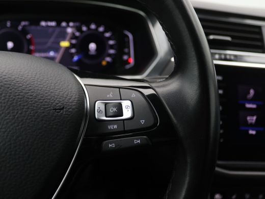 Volkswagen Tiguan Allspace 1.5 TSI Highline Business R 7p. 150PK DSG Trekhaak, 20", Black Style, Head-Up Display, Achteruitr... ActivLease financial lease