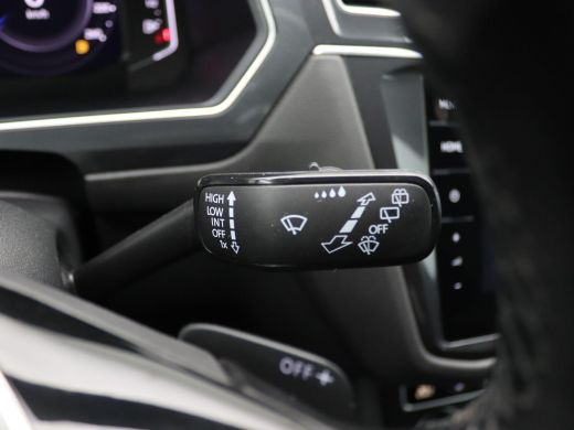 Volkswagen Tiguan Allspace 1.5 TSI Highline Business R 7p. 150PK DSG Trekhaak, 20", Black Style, Head-Up Display, Achteruitr... ActivLease financial lease