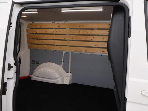 Volkswagen Transporter 2.0 TDI 150 PK DSG AUT. L1H1 HIGHLINE + CARPLAY | ADAPTIVE CRUISE | TREKHAAK | LMV ActivLease financial lease