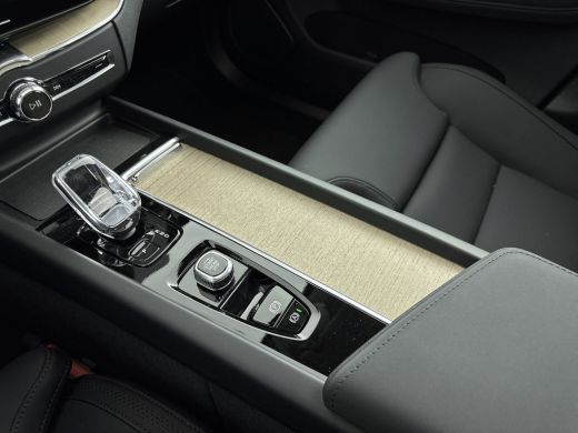 Volvo  XC60 NEW MODEL 2.0 T6 Plug-in hybrid AWD Plus Dark | Panoramadak | PDC V+A en 360 Camera | Stoel+stuur... ActivLease financial lease