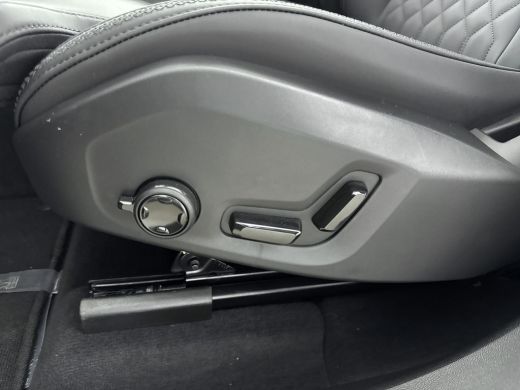 Volvo  XC60 NEW MODEL 2.0 T6 Plug-in hybrid AWD Plus Dark | Panoramadak | PDC V+A en 360 Camera | Stoel+stuur... ActivLease financial lease